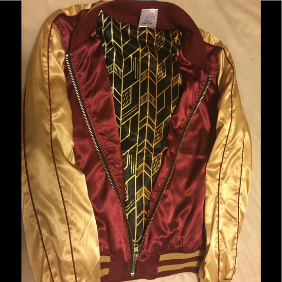 ⭐️NWT! ⭐️Official Wonder Woman DC Comics Jacket. - Picture 4 of 7